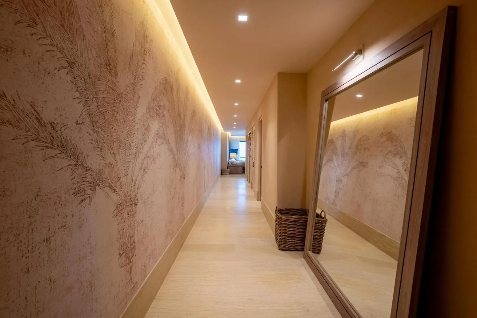 Luxury Beachfront 4Br Apartment In Isla Mujeres