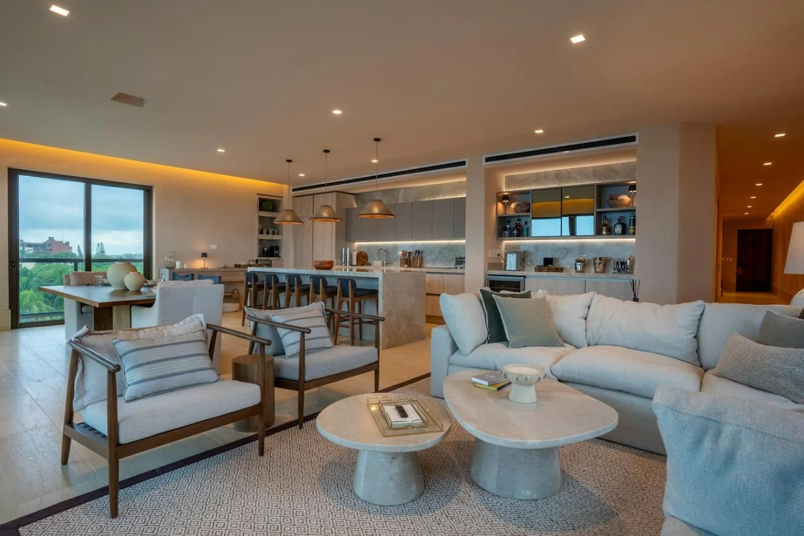 Luxury Beachfront 4Br Apartment In Isla Mujeres