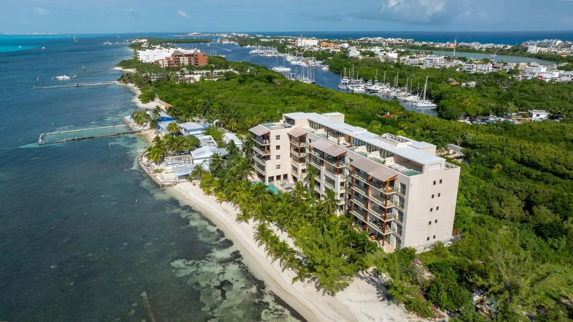 Luxury Beachfront 4Br Apartment In Isla Mujeres México