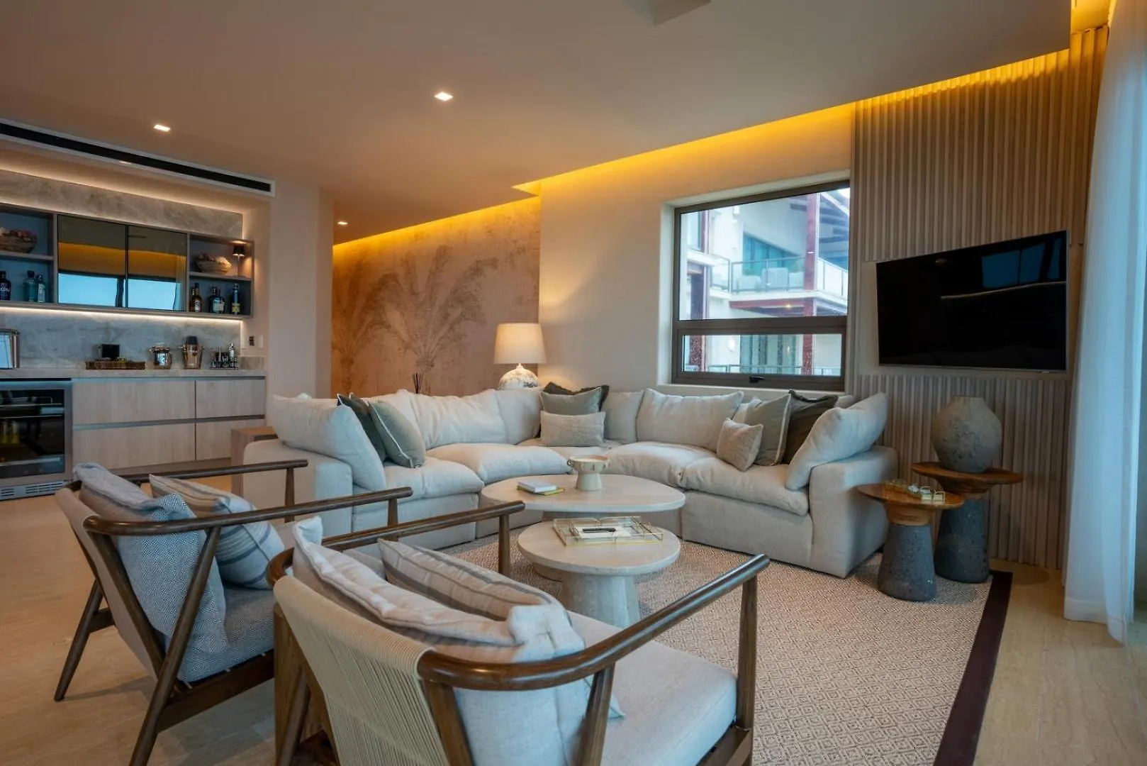 Luxury Beachfront 4Br Apartment In Isla Mujeres