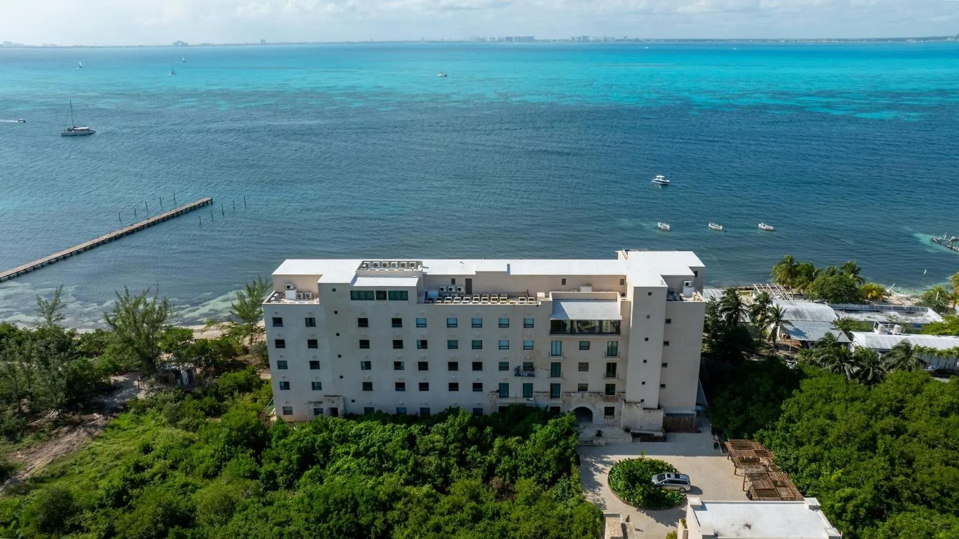 Luxury Beachfront 4Br Apartment In Isla Mujeres 0*,  México