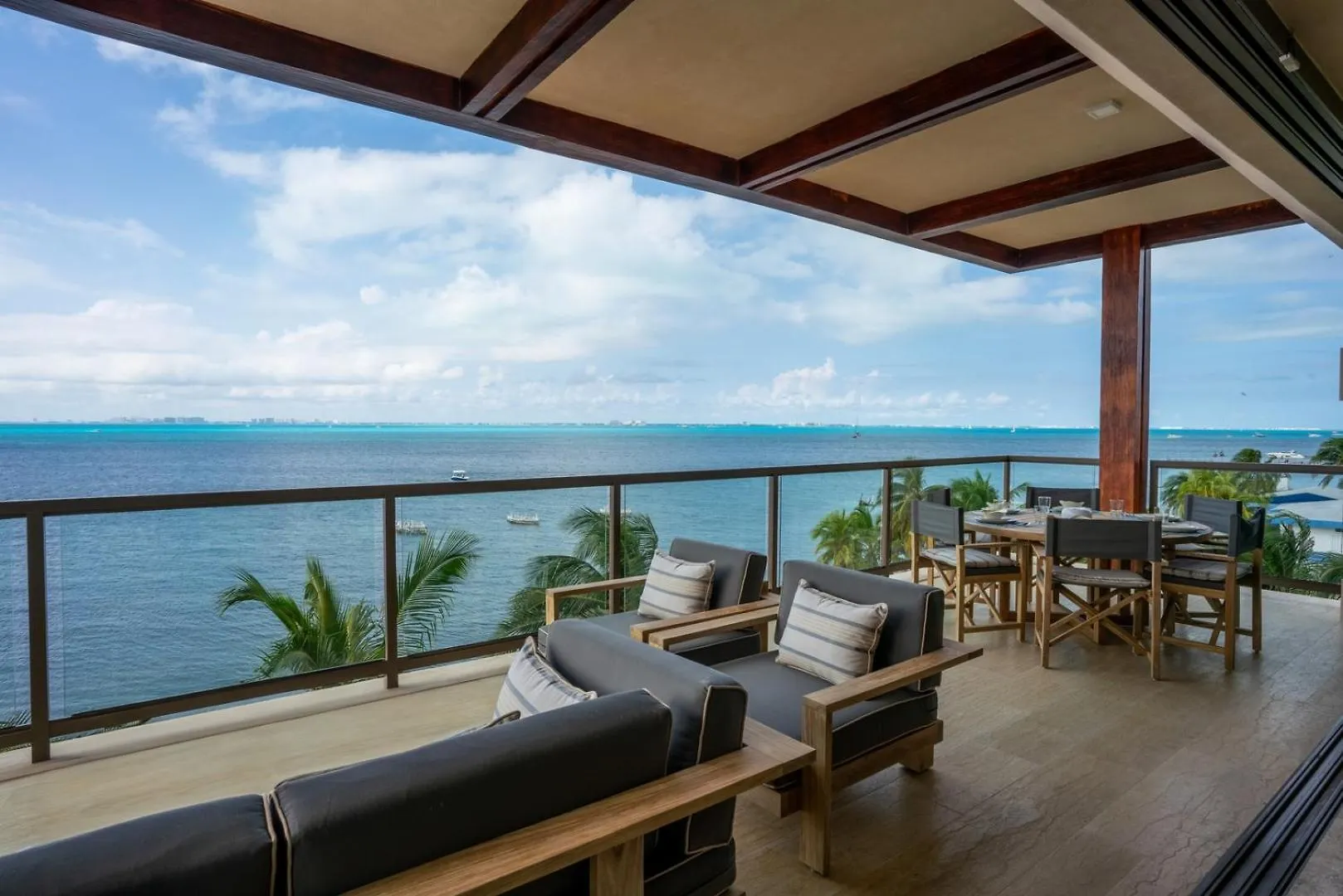 Luxury Beachfront 4Br Apartment In Isla Mujeres México